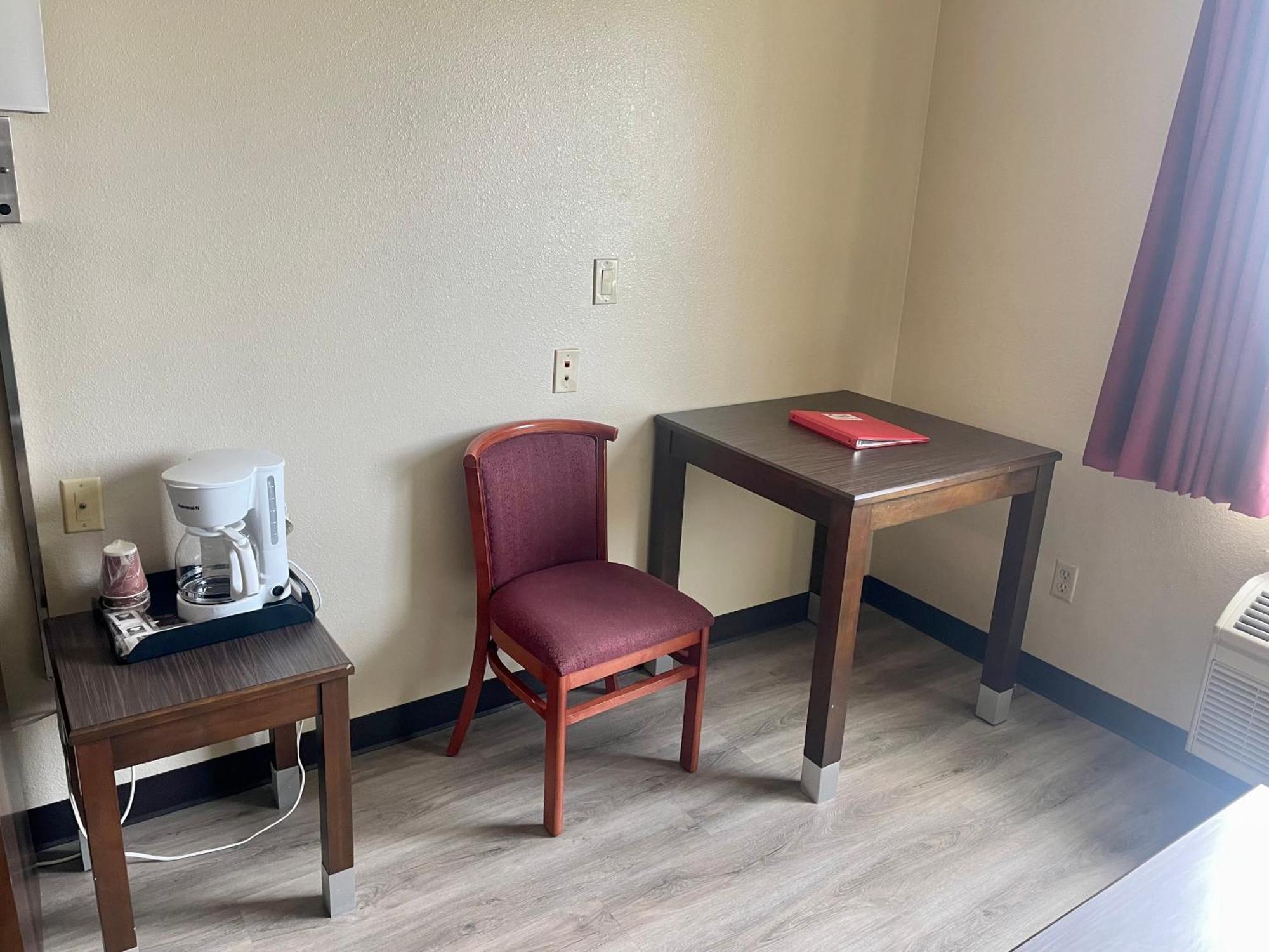 Econo Lodge Inn & Suites Corning Quarto foto